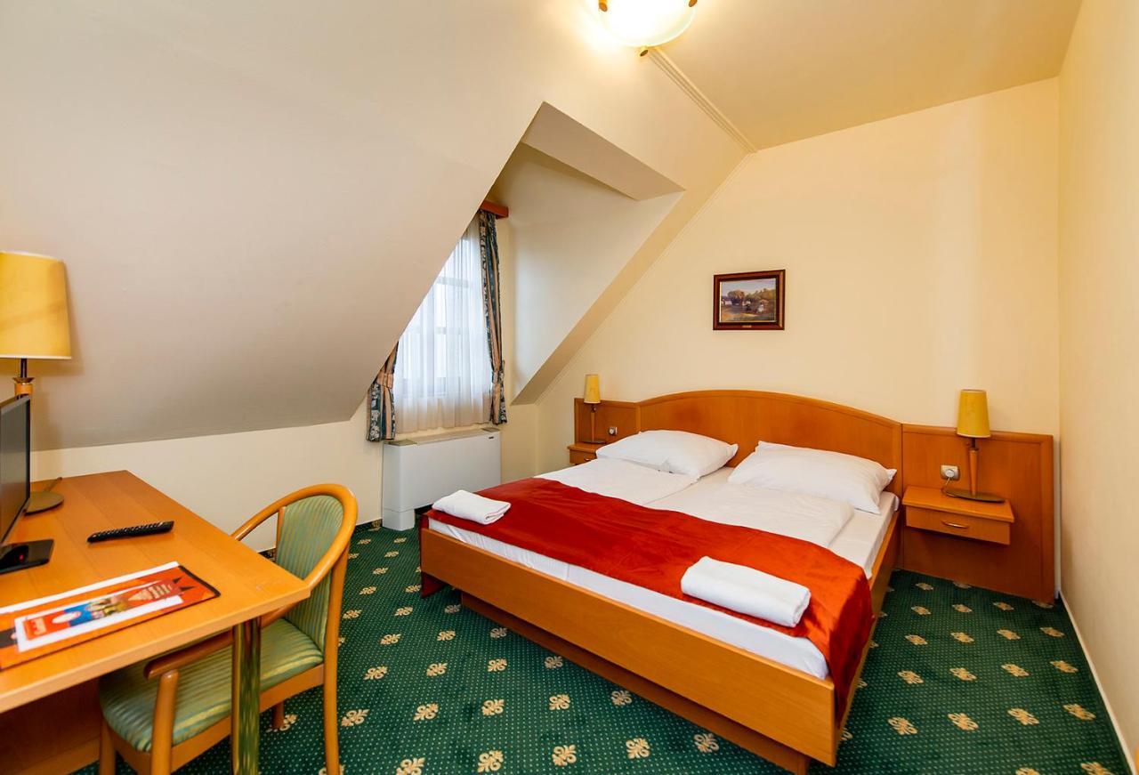 Szigetszentmiklós Gastland M0 Hotel & Conference Center מראה חיצוני תמונה