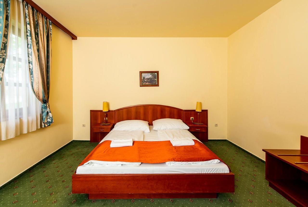 Szigetszentmiklós Gastland M0 Hotel & Conference Center מראה חיצוני תמונה