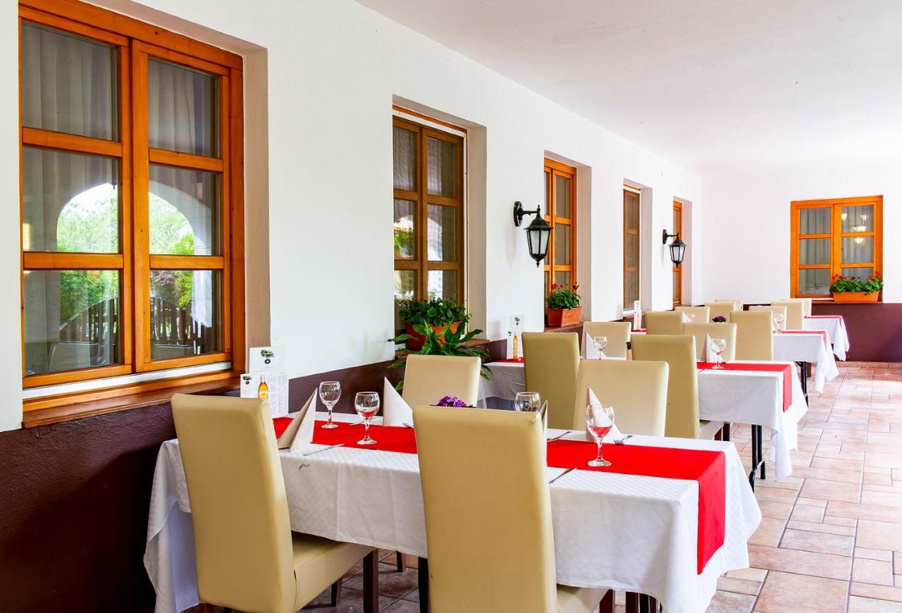 Szigetszentmiklós Gastland M0 Hotel & Conference Center מראה חיצוני תמונה