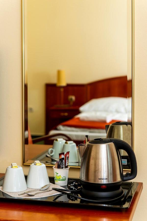 Szigetszentmiklós Gastland M0 Hotel & Conference Center מראה חיצוני תמונה