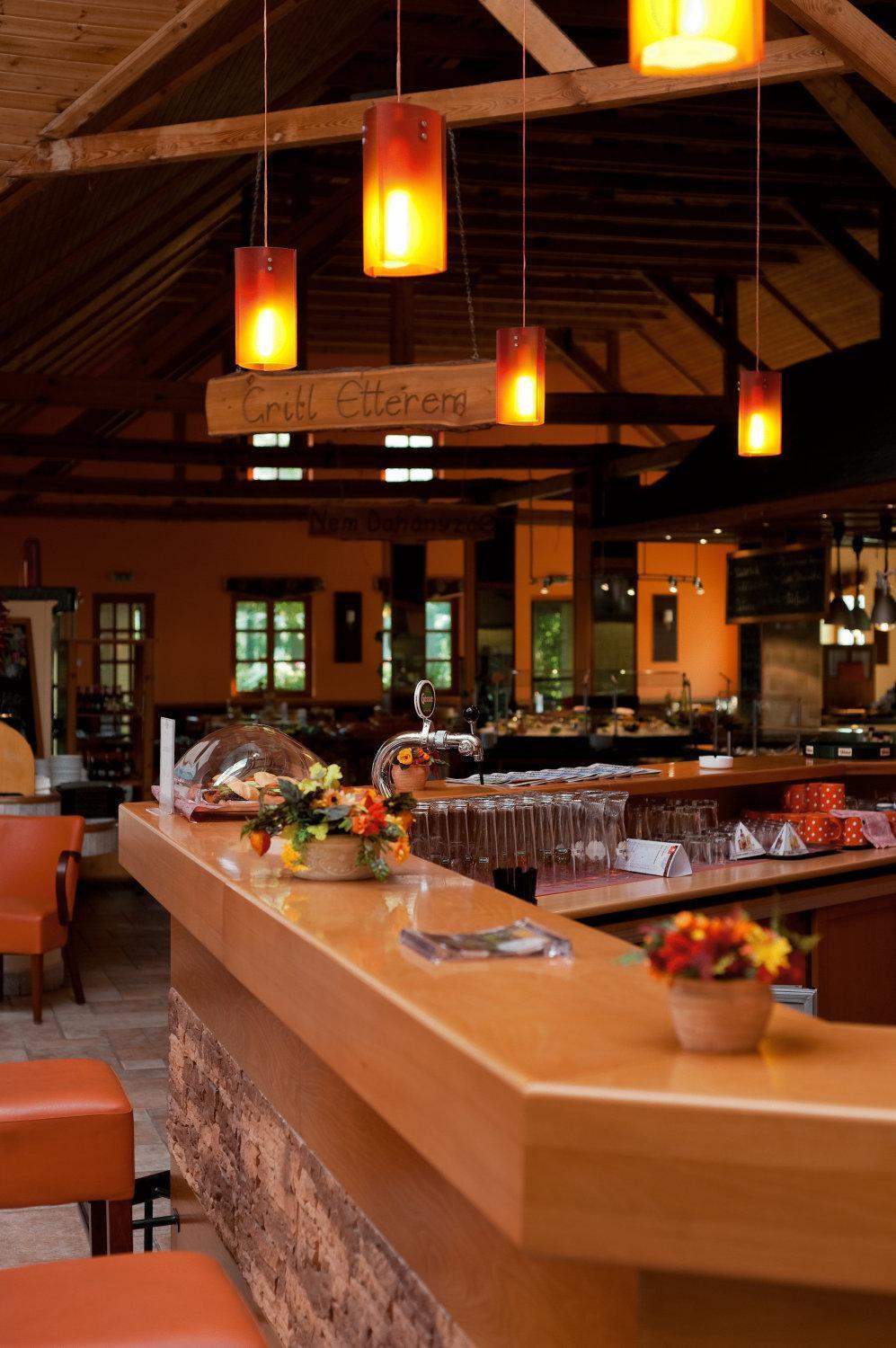 Szigetszentmiklós Gastland M0 Hotel & Conference Center מראה חיצוני תמונה