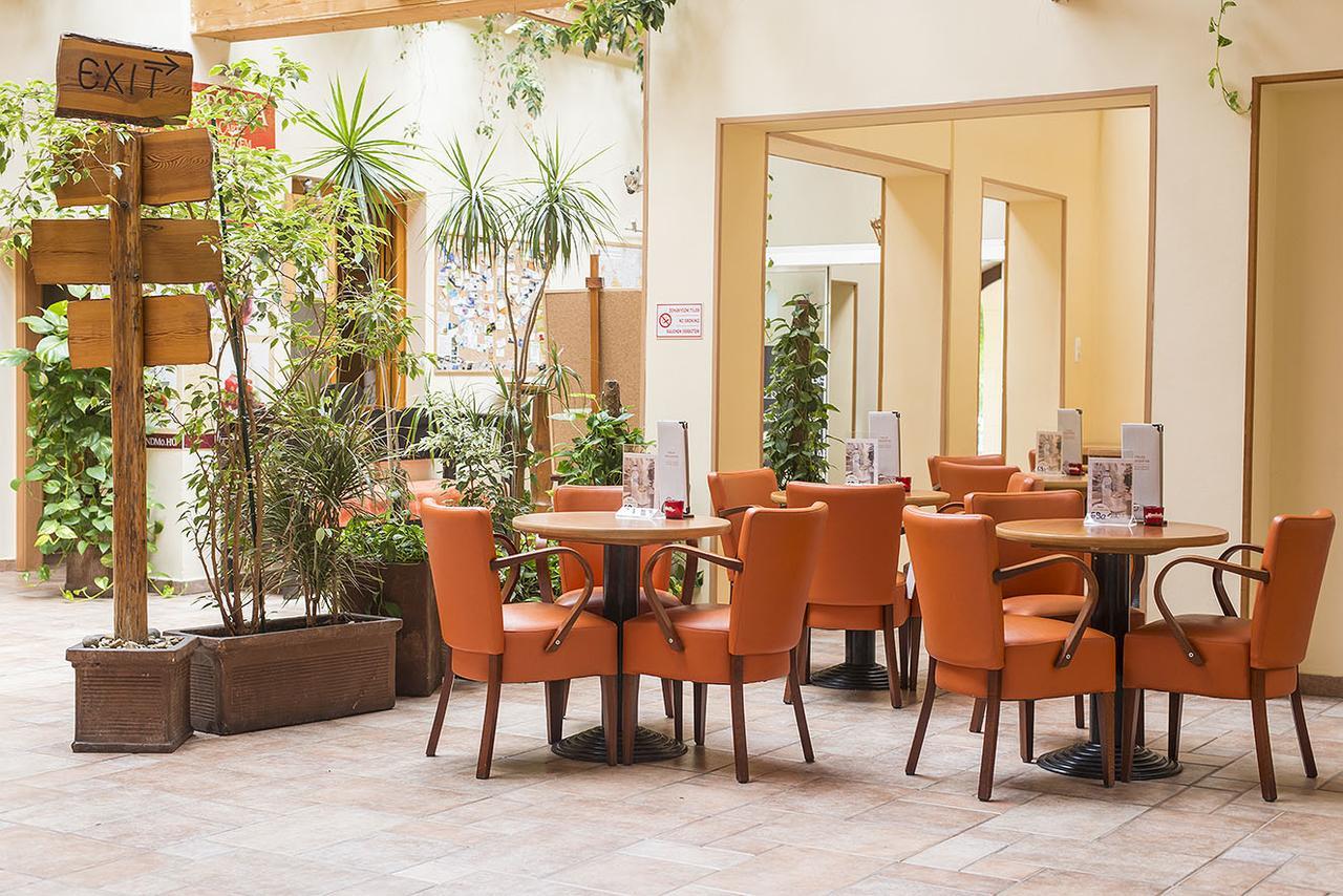 Szigetszentmiklós Gastland M0 Hotel & Conference Center מראה חיצוני תמונה