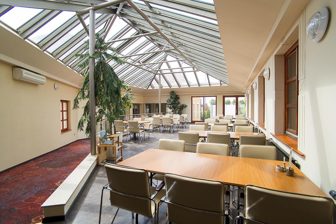 Szigetszentmiklós Gastland M0 Hotel & Conference Center מראה חיצוני תמונה